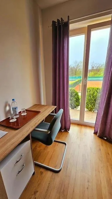 Apartment Number 4 Oberschleißheim